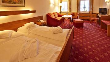 Classic-Doppelzimmer | Zimmersafe, individuell eingerichtet, Schreibtisch, Reisekinderbett