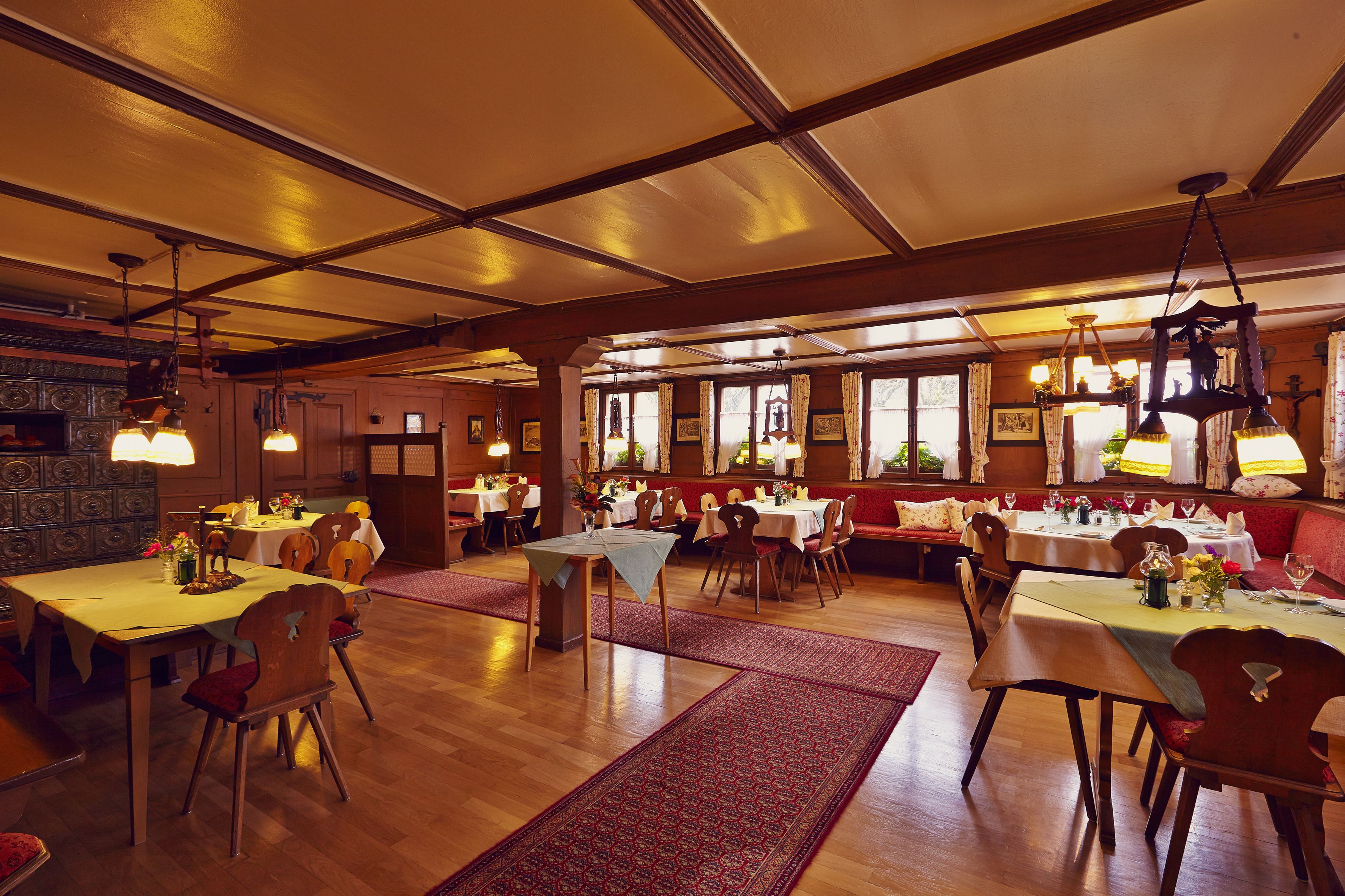 breakfast, lunch, dinner served; german cuisine