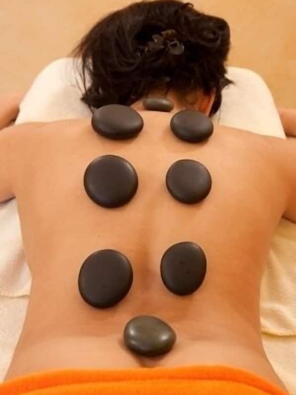 Sauna, steam room, Turkish bath/hammam, hot stone massages, facials