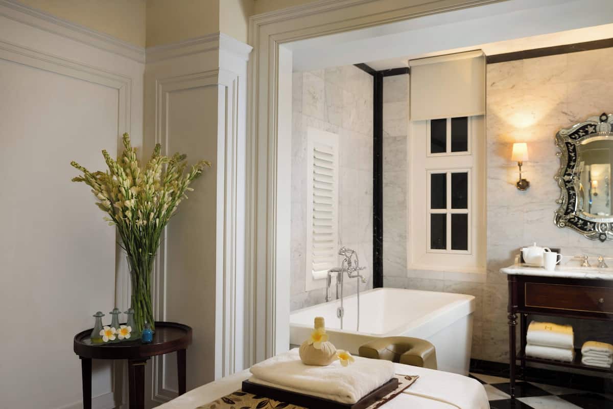 body treatments, aromatherapy, reflexology, massage/treatment rooms