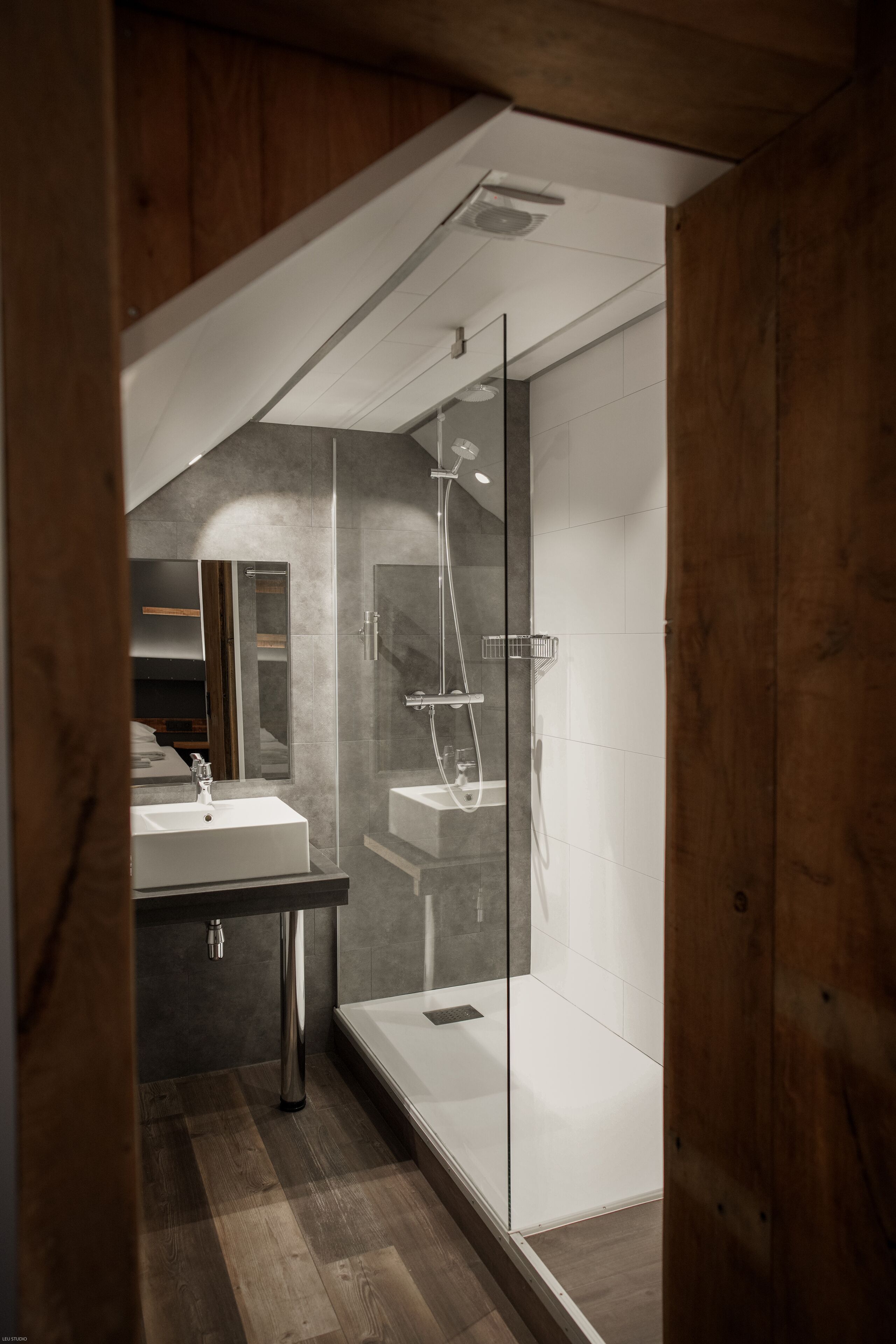 triple room | laptop workspace, free wifi, bed sheets