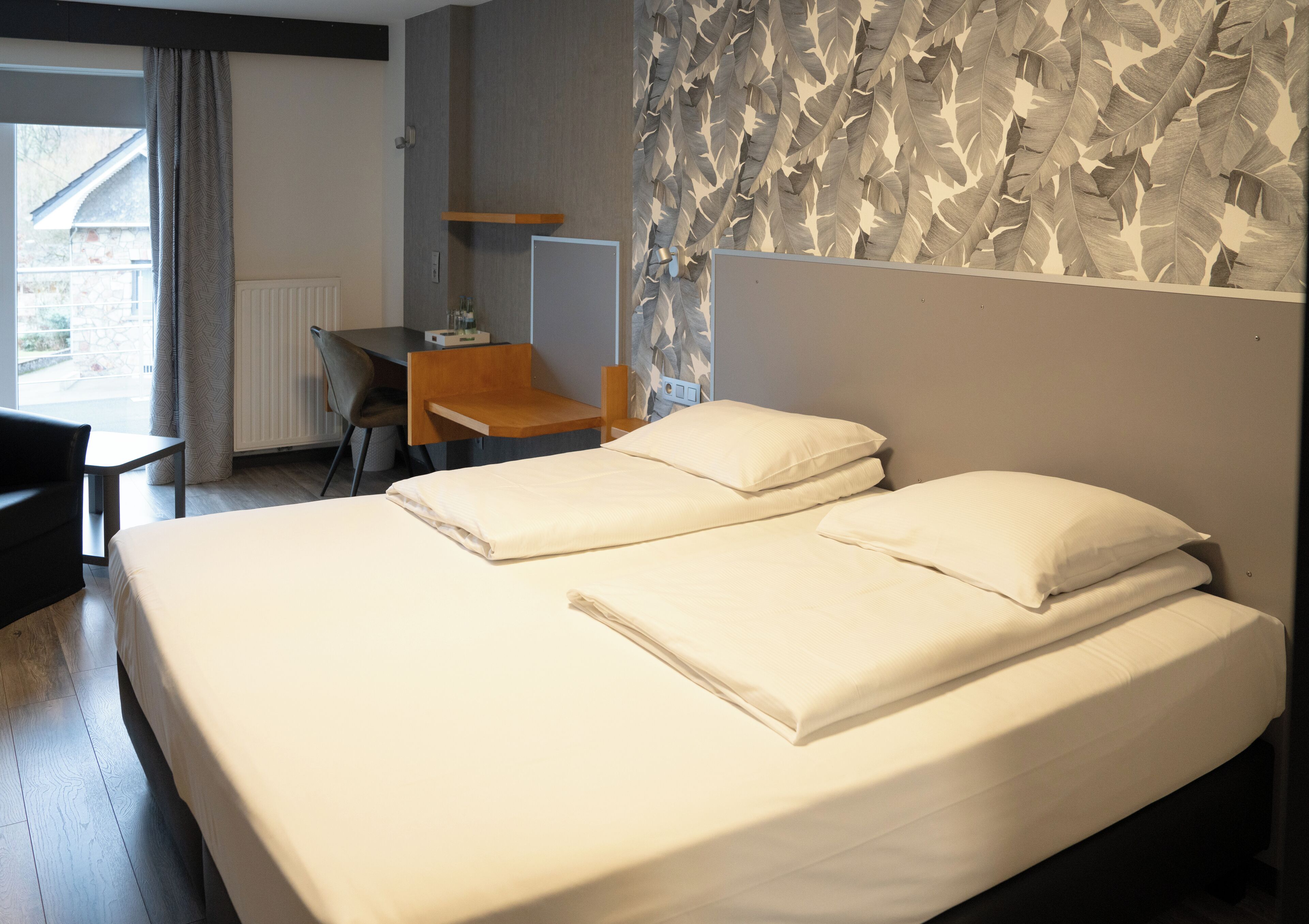 standard double room | laptop workspace, free wifi, bed sheets