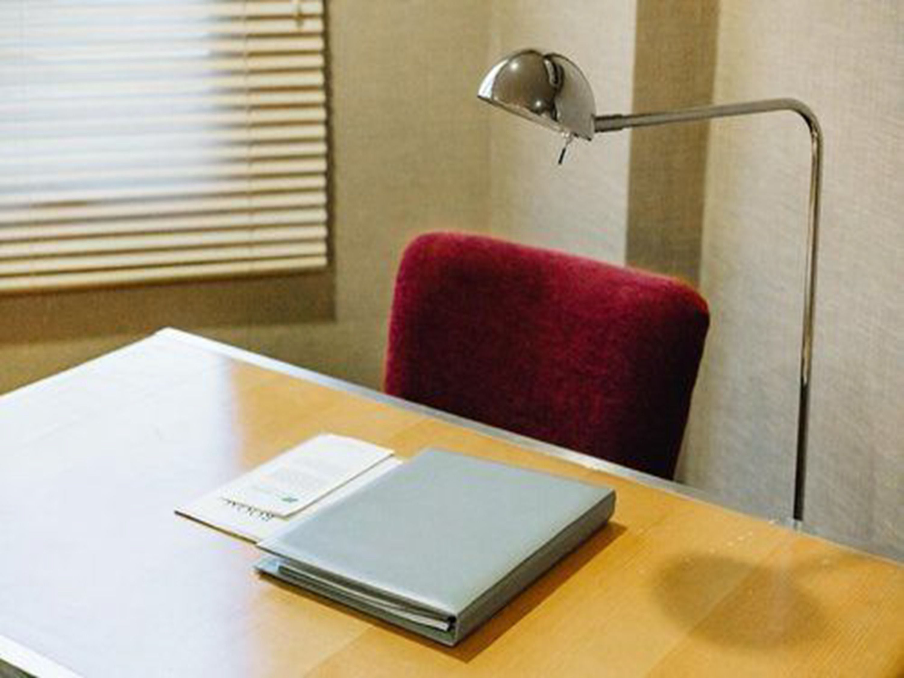 executive suite | minibar, in-room safe, free cots/infant beds, bed sheets