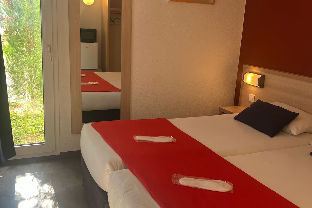 Premium bedding, minibar, desk, laptop workspace