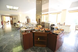 Desayuno buffet incluido todos los días