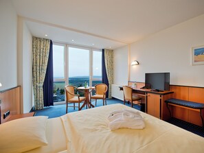 Standard Double Room | In-room safe, desk, free WiFi - Panorama Hotel (Glashuetten)