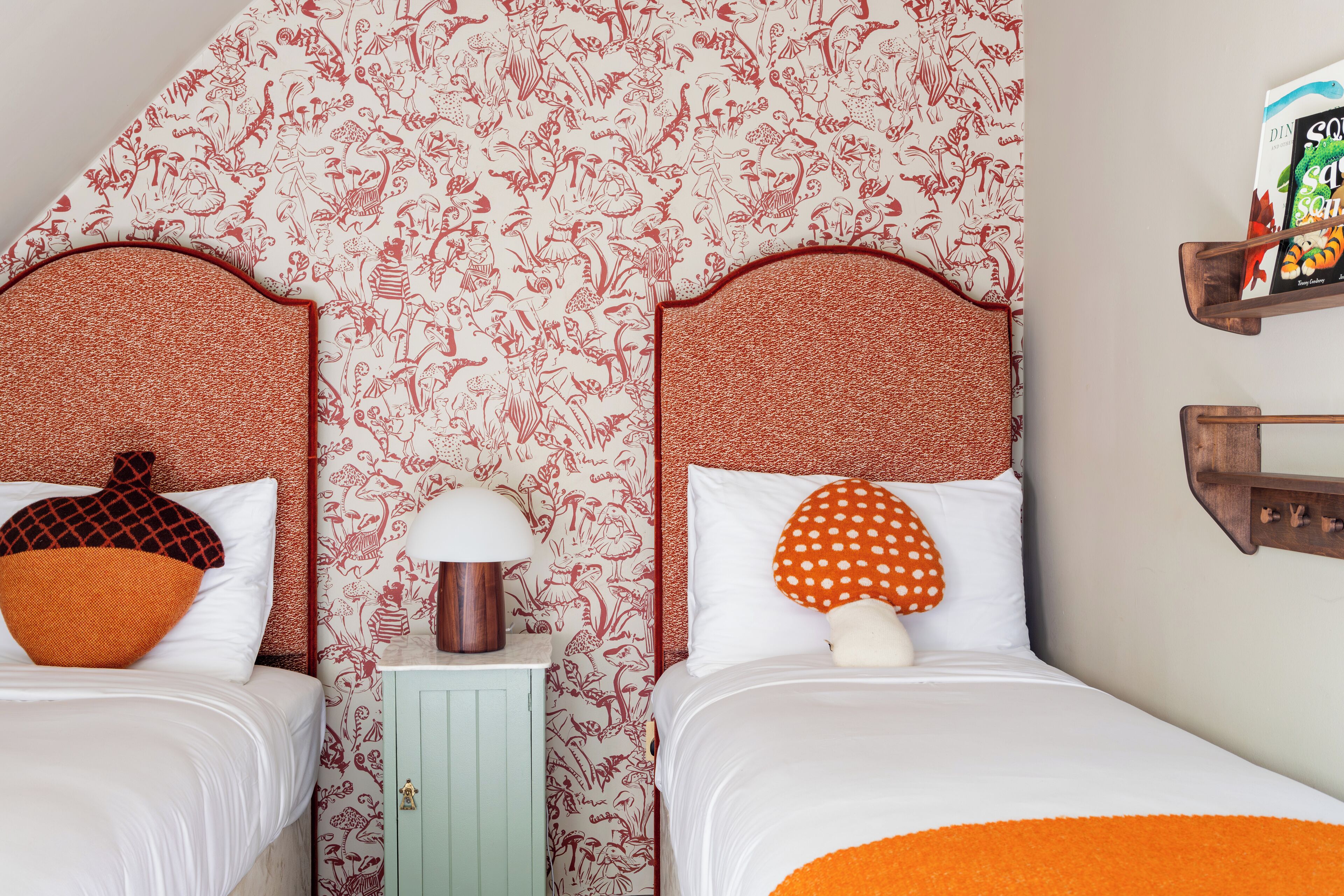 suite, 2 bedrooms | hypo-allergenic bedding, iron/ironing board, free wifi, bed sheets