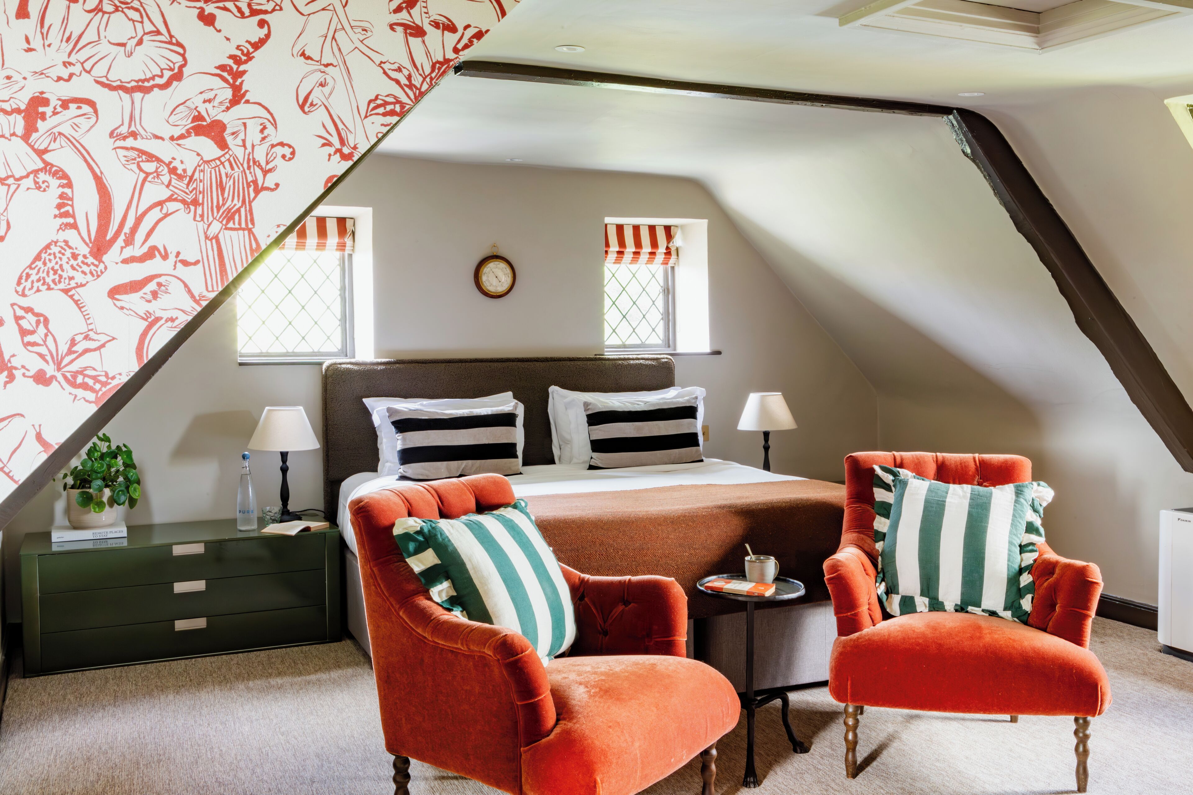 suite, 2 bedrooms | hypo-allergenic bedding, iron/ironing board, free wifi, bed sheets