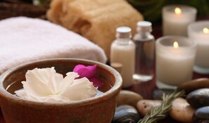 Soins corporels, massages aux pierres chaudes