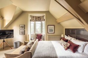 Literie de qualité supérieure, bureau, rideaux occultants