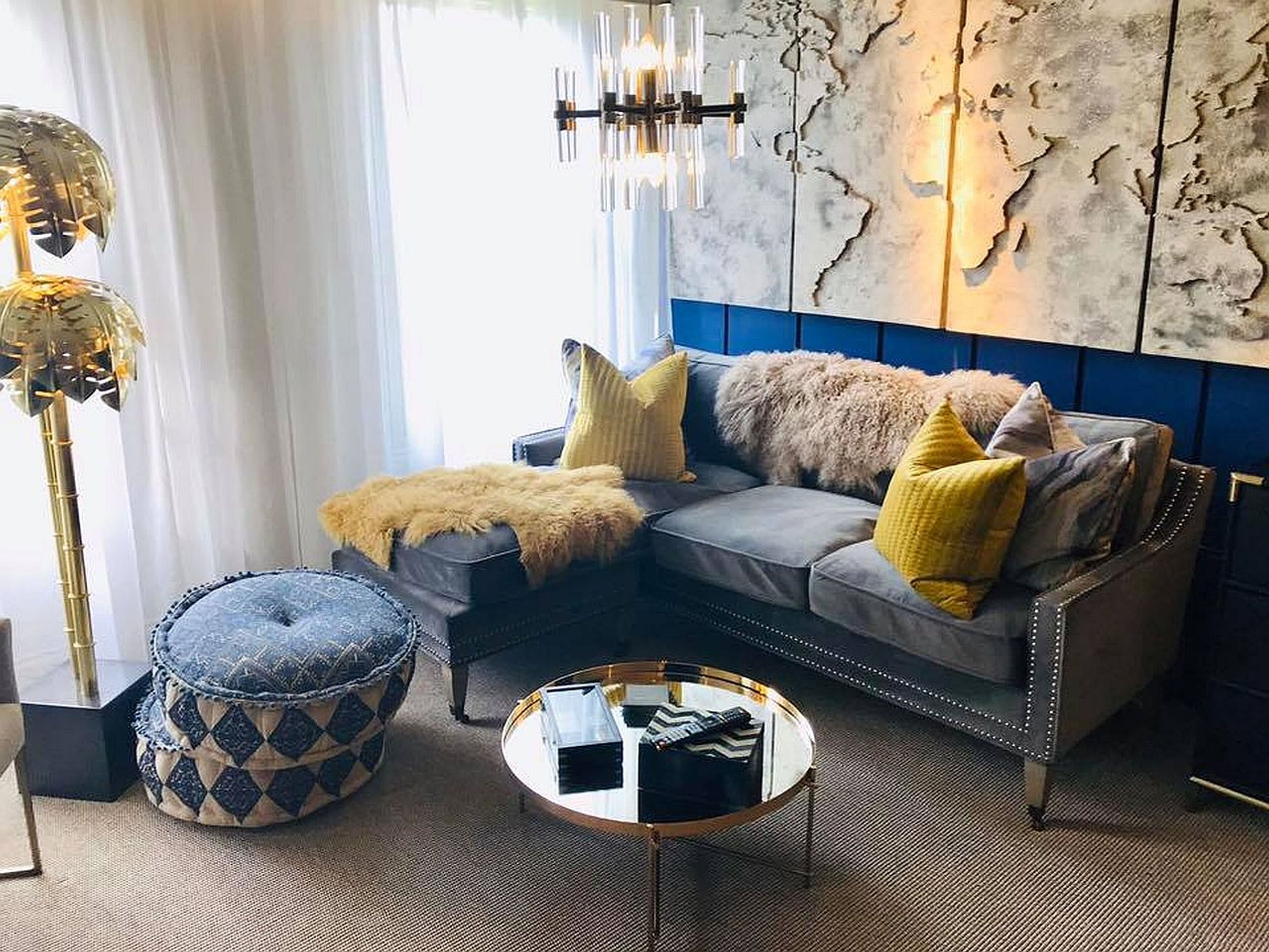 suite | living area | flat-screen tv, dvd player, books