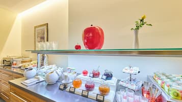 Tägliches Frühstücksbuffet gegen Gebühr