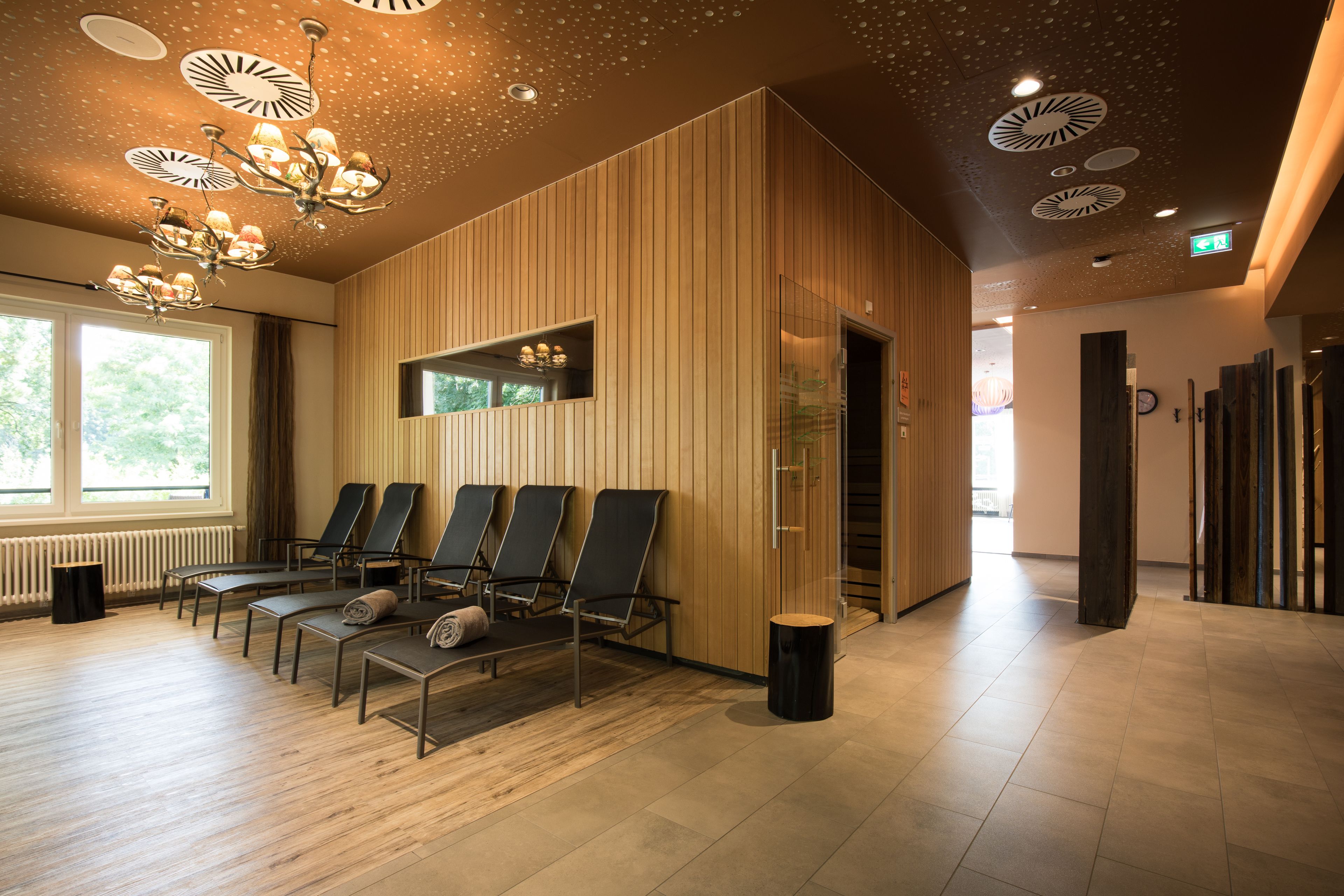 sauna, steam room, body treatments, body scrubs, facials