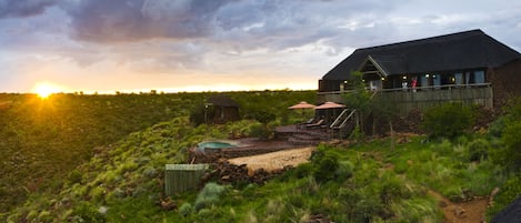 Fachada de la propiedad