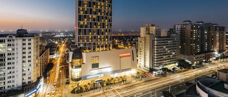 Façade de l’hébergement - soirée/nuit