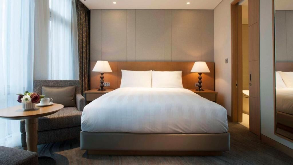 Premium bedding, pillowtop beds, in-room safe, desk