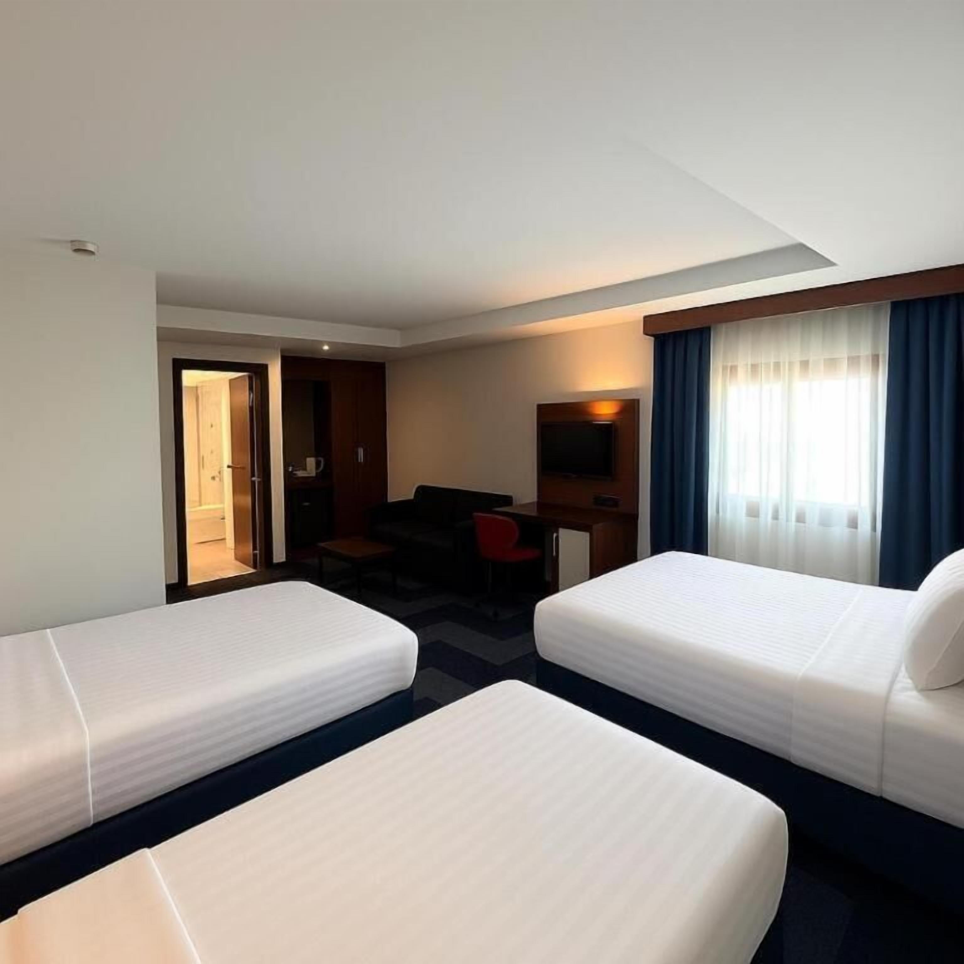 Superior Triple Room | Premium bedding, minibar, in-room safe, soundproofing