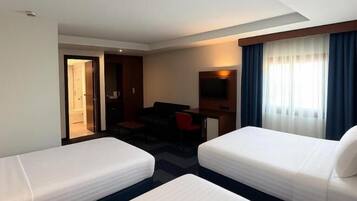 Superior Triple Room | Premium bedding, minibar, in-room safe, soundproofing