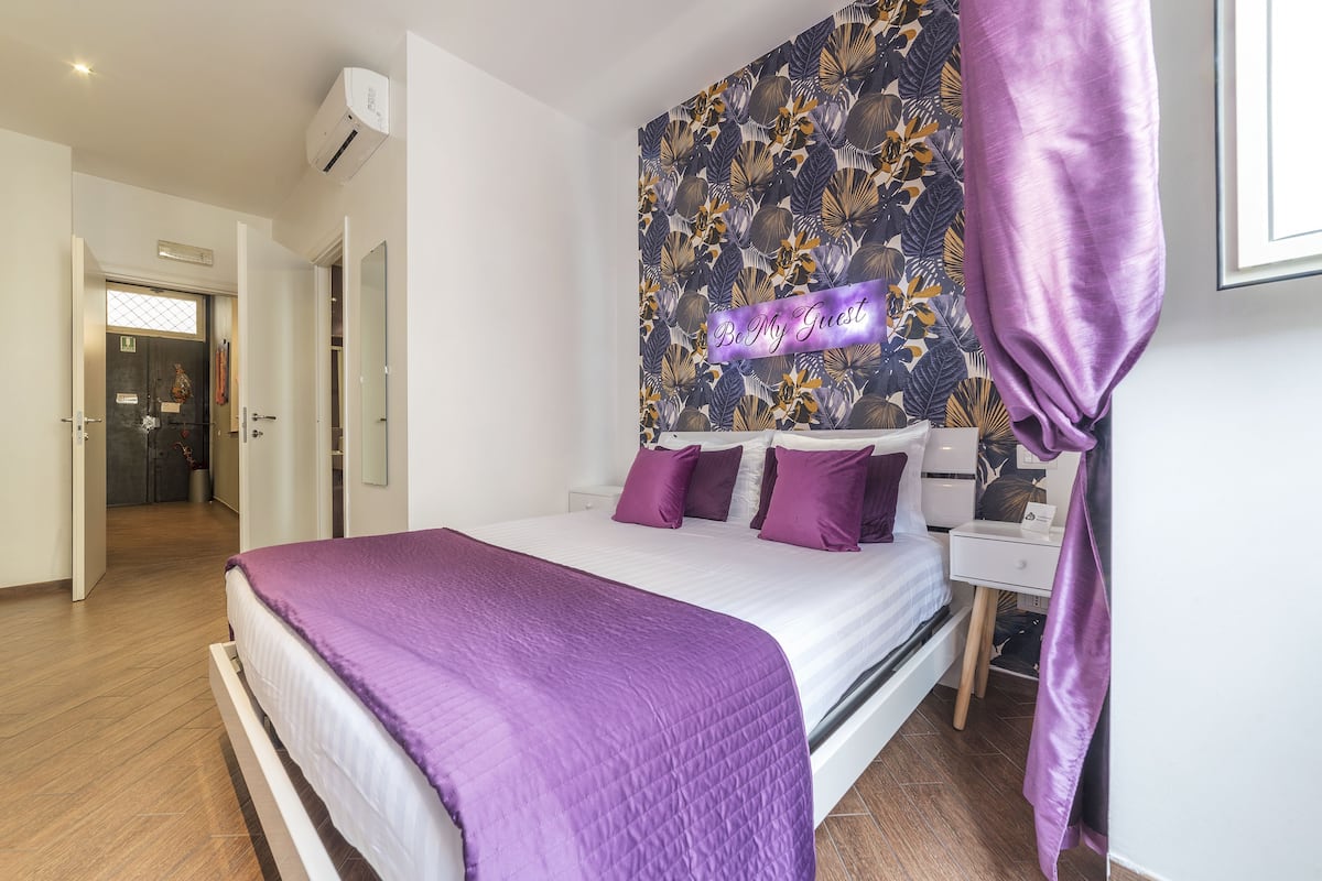 Double Room | In-room safe, desk, soundproofing, iron/ironing board (on request)