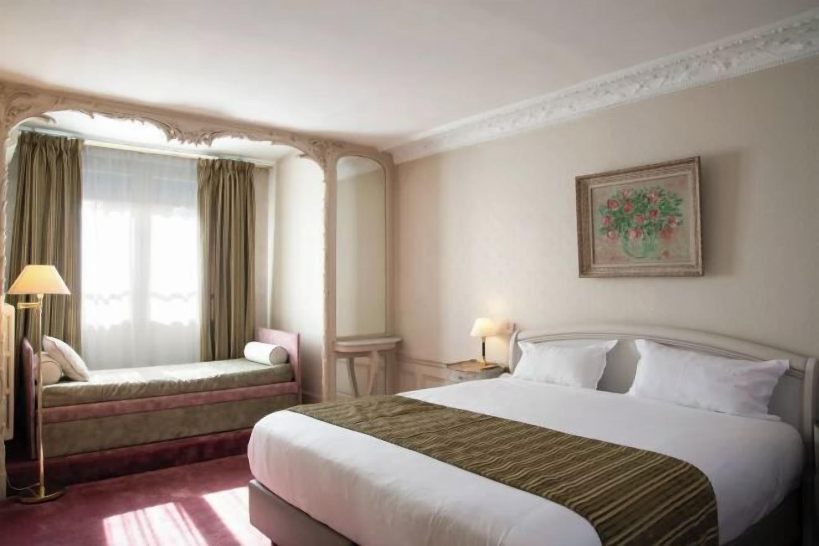 Ropa de cama de alta calidad y minibar 