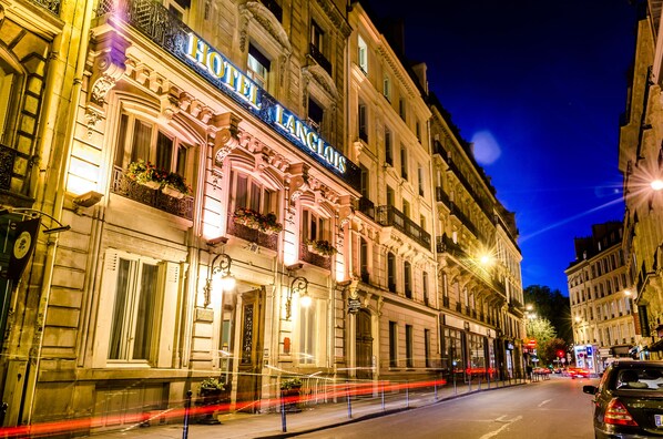 Façade de l’hébergement - soirée/nuit