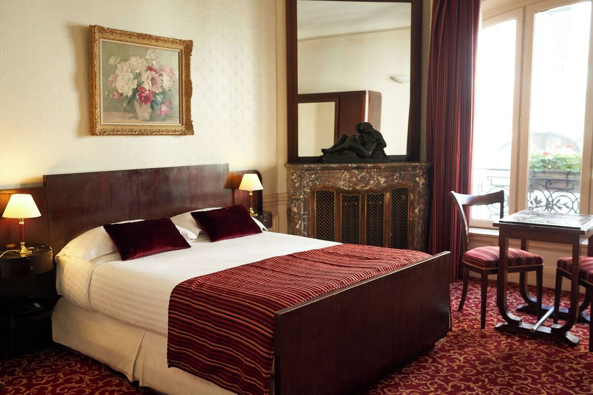 Classic Double Room | Premium bedding, minibar, in-room safe, desk