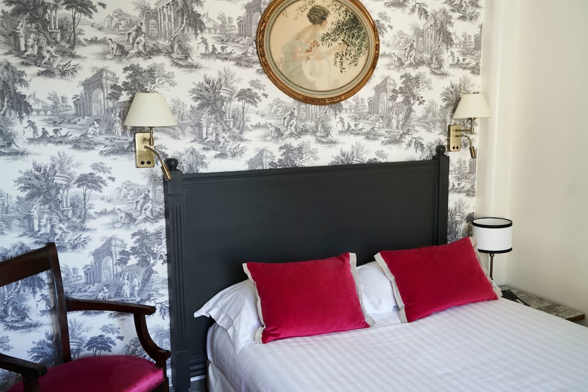 Single Room | Premium bedding, minibar, in-room safe, desk