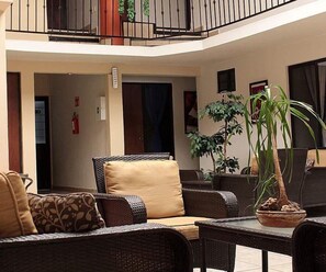 Terrace/patio - Uke Inn Hotel & Suites (Tuxtla Gutierrez)