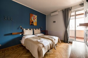 Minibar, nôi (giường cho trẻ sơ sinh) miễn phí 