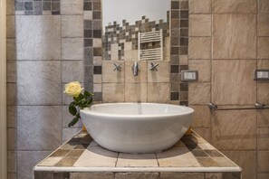 Chambre Triple | Salle de bain