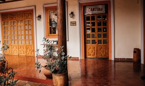 Bar (on property) - Hotel Diego de Mazariegos (San Cristóbal de las Casas)