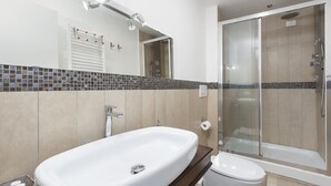 Unclassified image, 2 of 38, button - Rhome Hosting  (Rome)