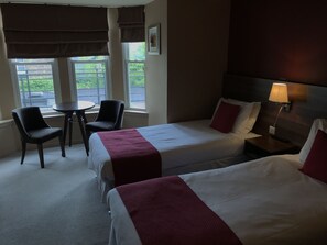 Twin Room | Desk, iron/ironing board, free WiFi, bed sheets