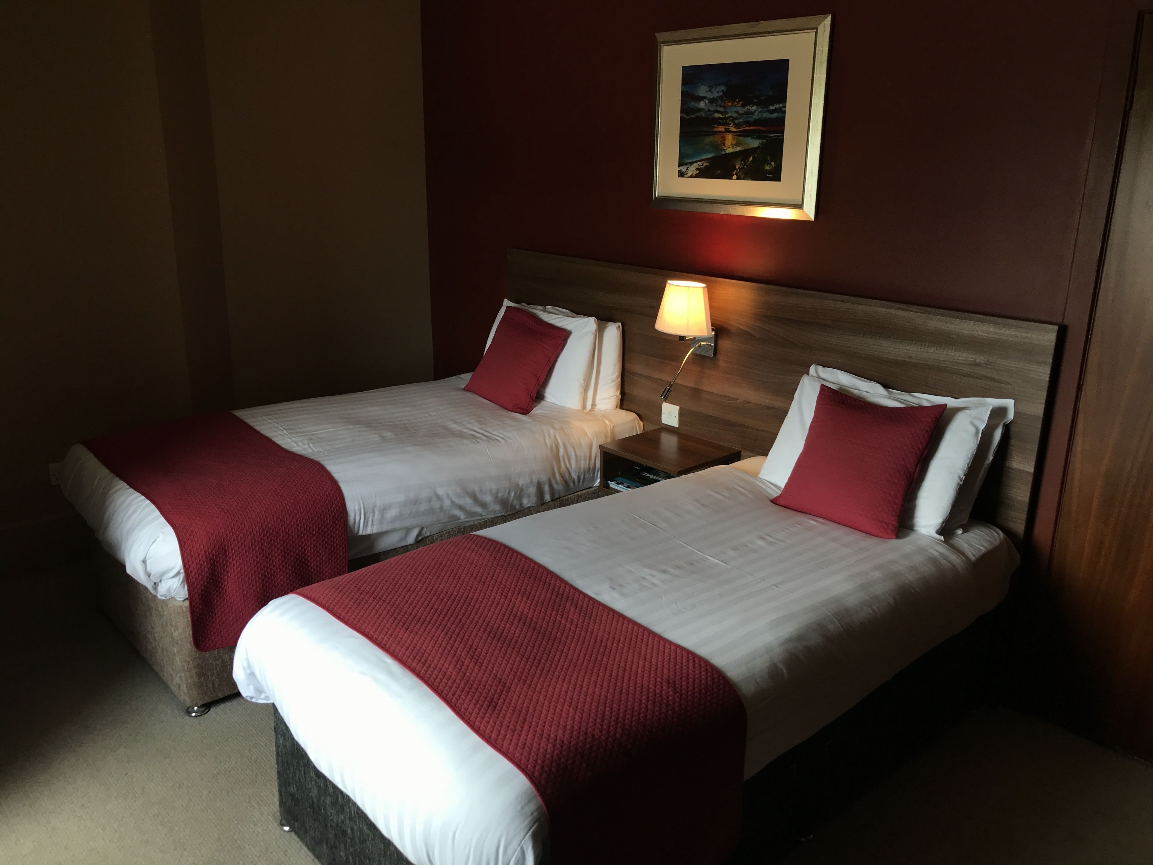Twin Room | Desk, iron/ironing board, free WiFi, bed sheets