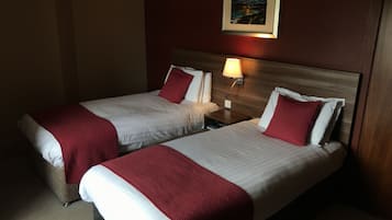 Twin Room | Desk, iron/ironing board, free WiFi, bed sheets