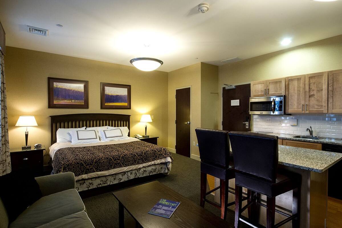 Deluxe Studio, 1 King Bed