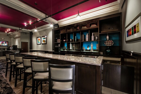 Lounge - The Parker Inn & Suites (Schenectady)