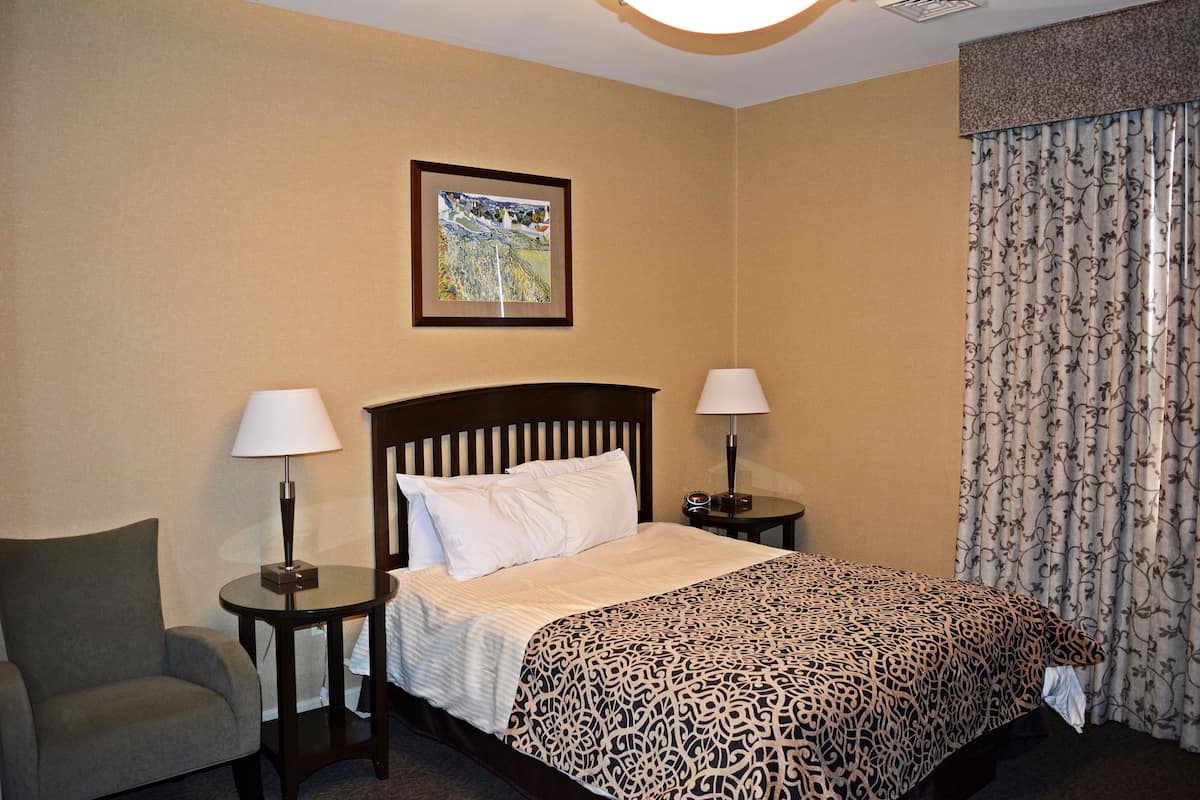 Standard Room, 1 Queen Bed
