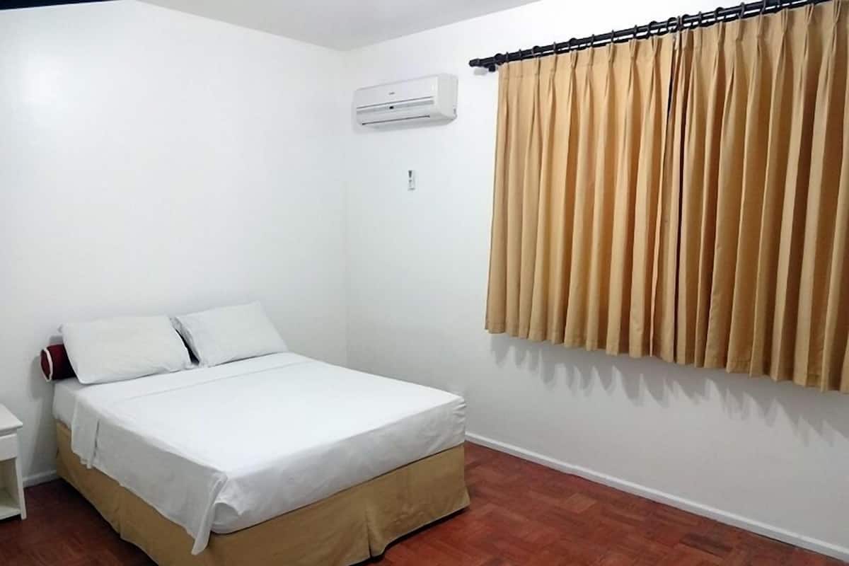 Standard Single Room | Minibar, WiFi (free)