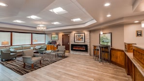 Lobby - Best Western Plus Rivershore Hotel (Oregon City)