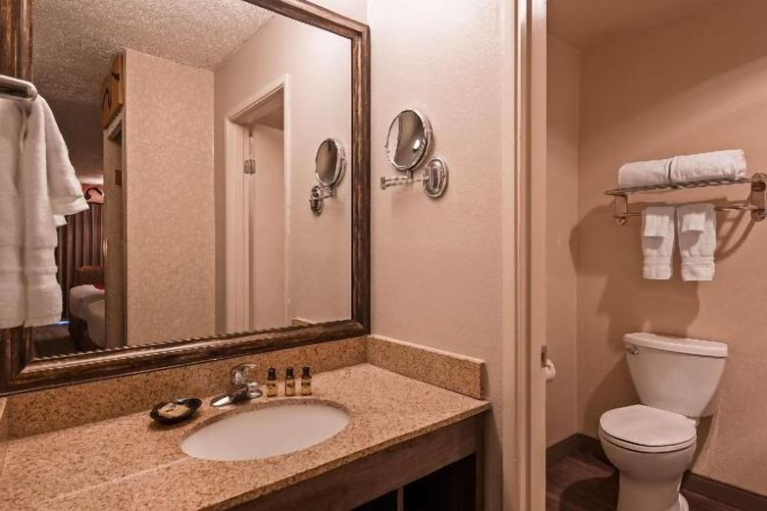 Salle de bain | Articles de toilette de luxe, sèche-cheveux, serviettes fournies