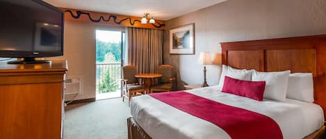 Standard Room, 1 King Bed, Balcony, River View | Desk, laptop workspace, blackout drapes, iron/ironing board