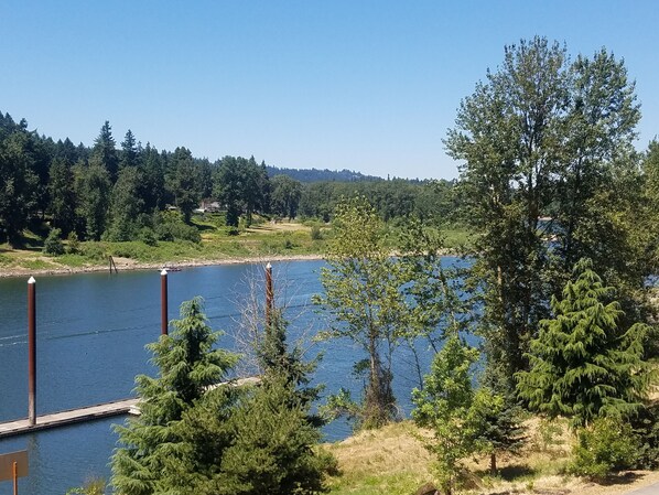 View from property - Best Western Plus Rivershore Hotel (Oregon City)