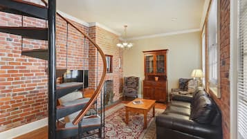 Deluxe Loft, 1 King Bed, Non Smoking, Kitchen | Living area | 39-inch flat-screen TV with digital channels, TV