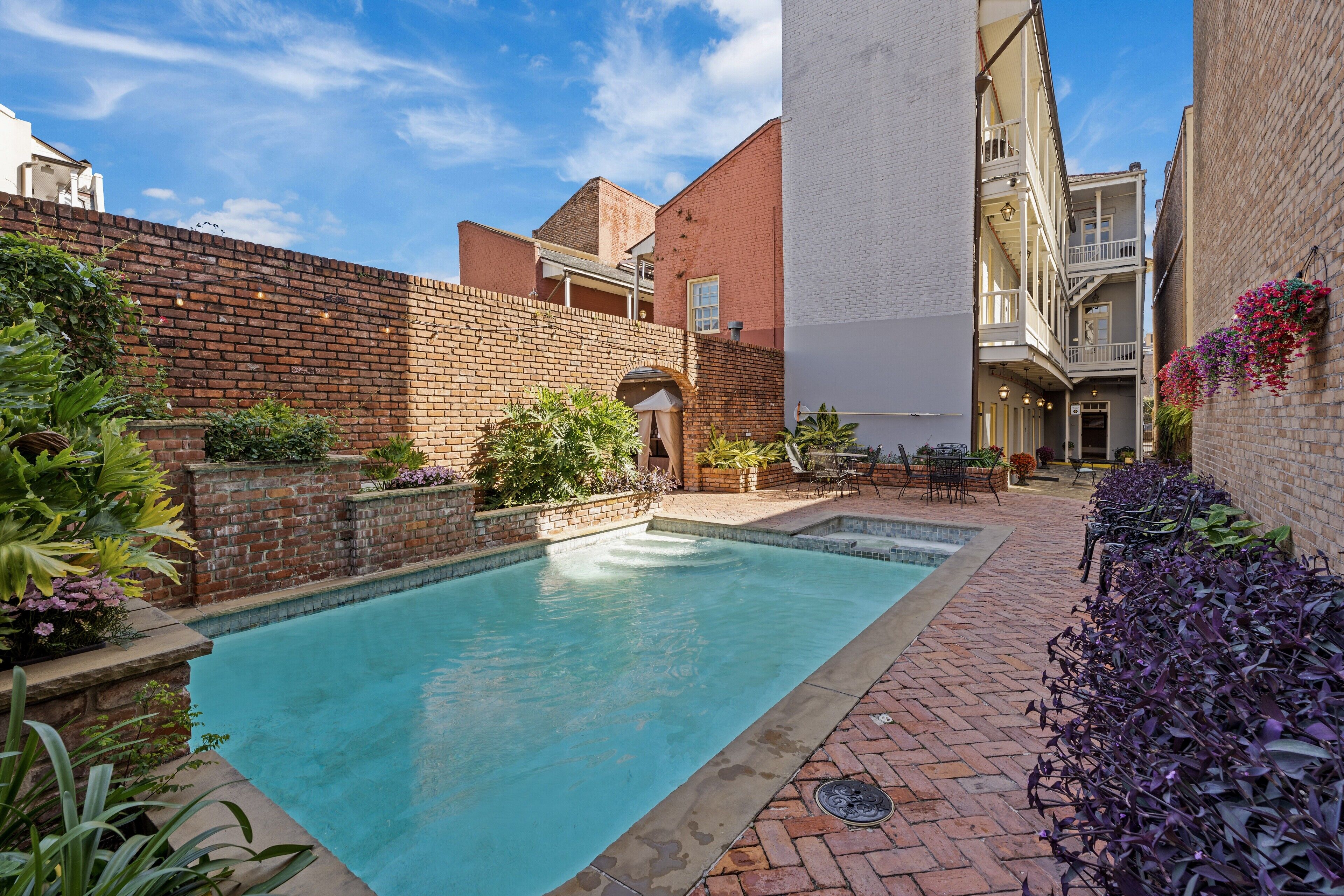 Outdoor pool, sun loungers