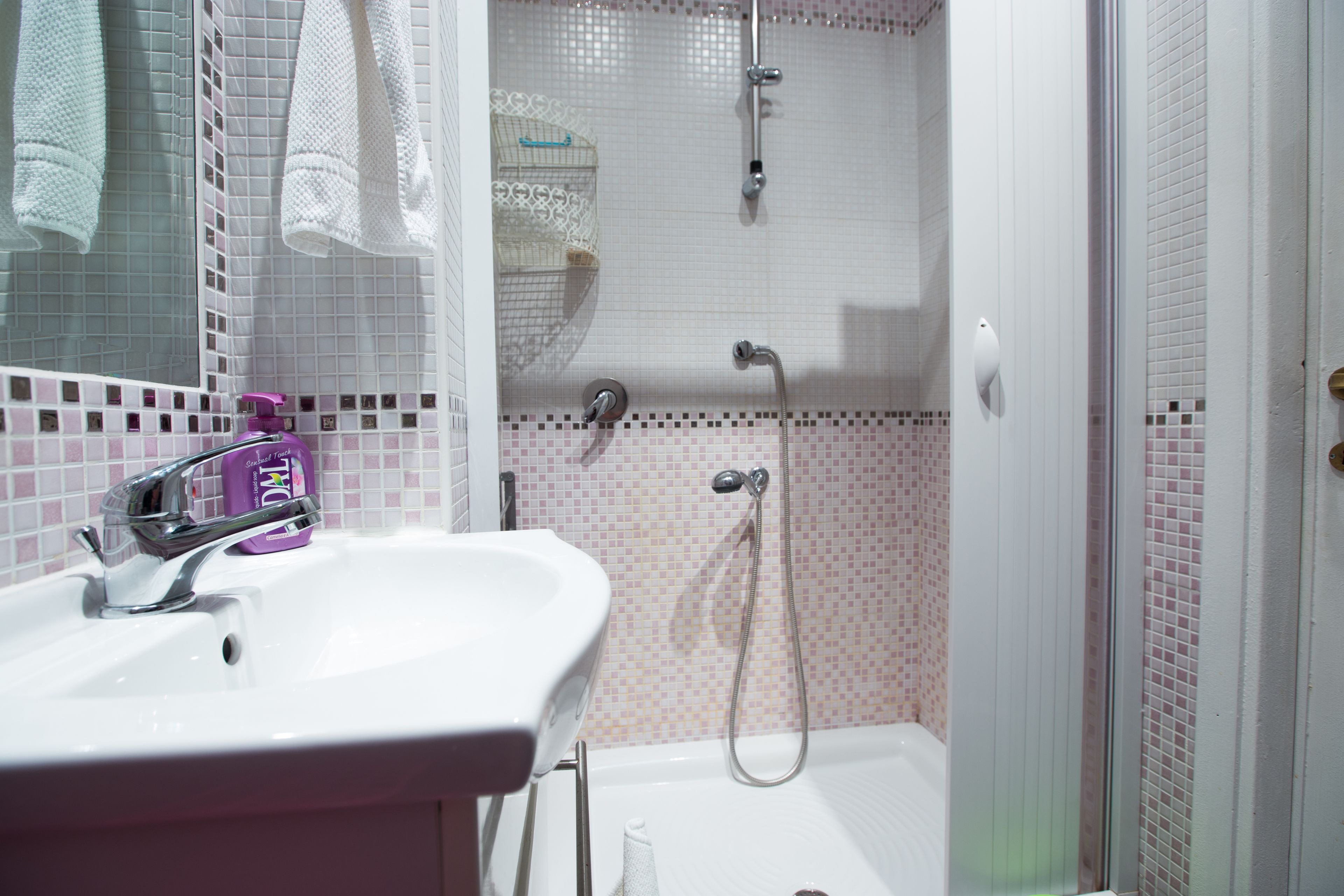 Bathroom sink