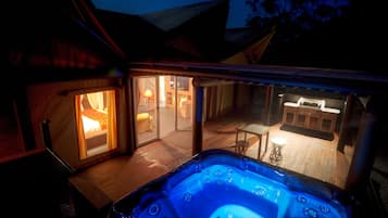 Tenda Mewah, hot tub | Bathtub spa outdoor