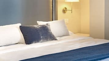Quarto casal | Frigobar, cofres nos quartos, individualmente decorados