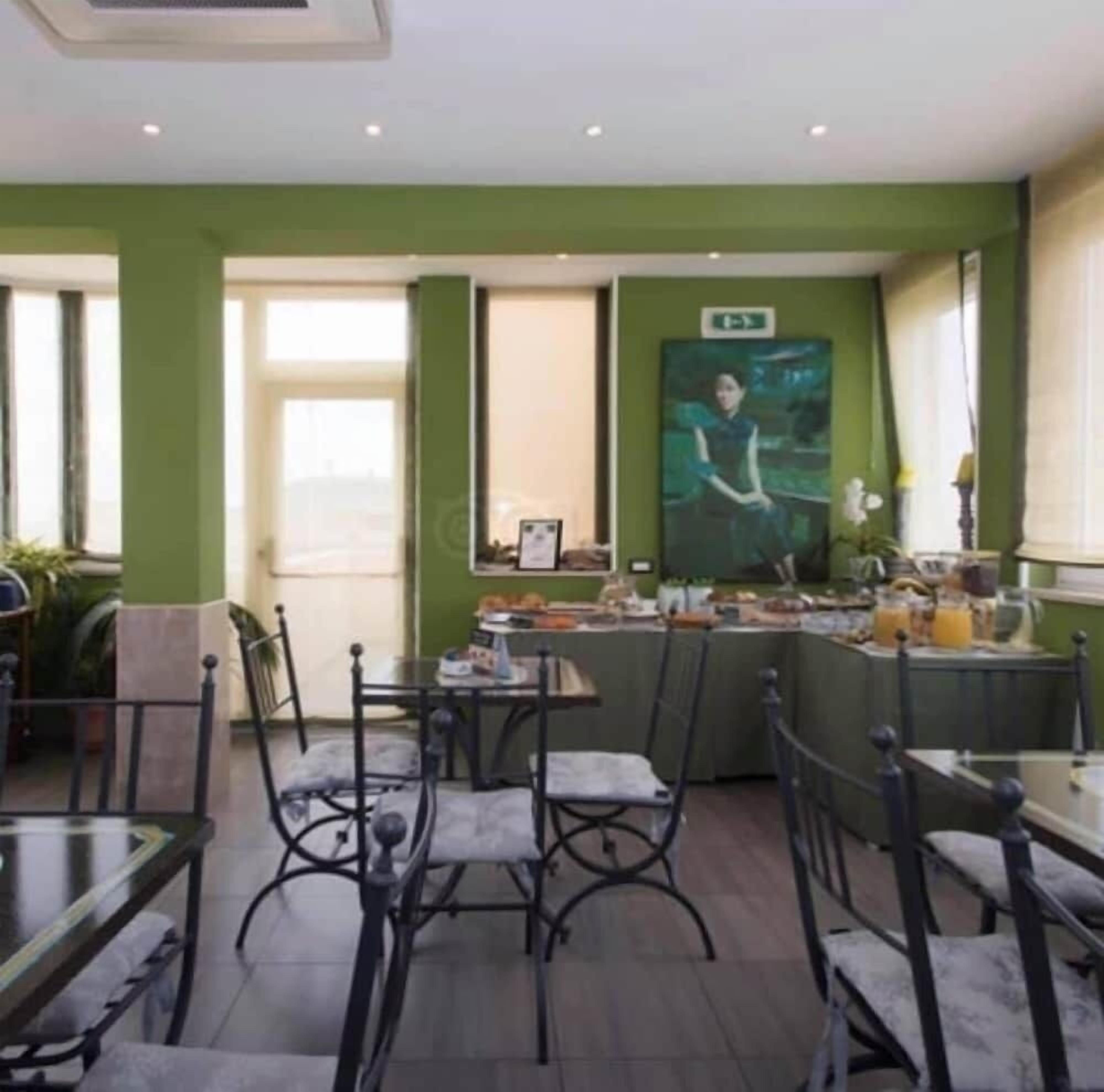 Dinner served, Mediterranean cuisine, al fresco dining 