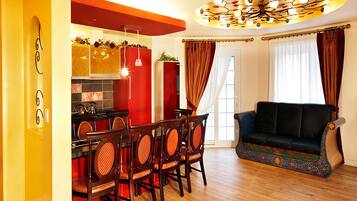 Presidential Suite | In-room dining
